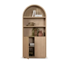 Boekenkast rond Santino