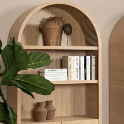 Boekenkast rond Santino