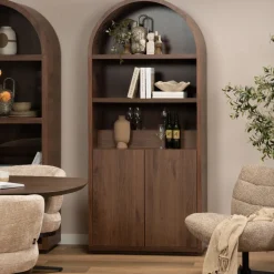 Boekenkast rond Santino